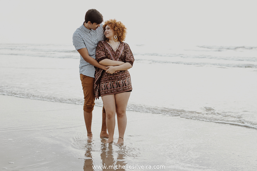 ensaio fotográfico de casal na praia  em ilha comprida são paulo