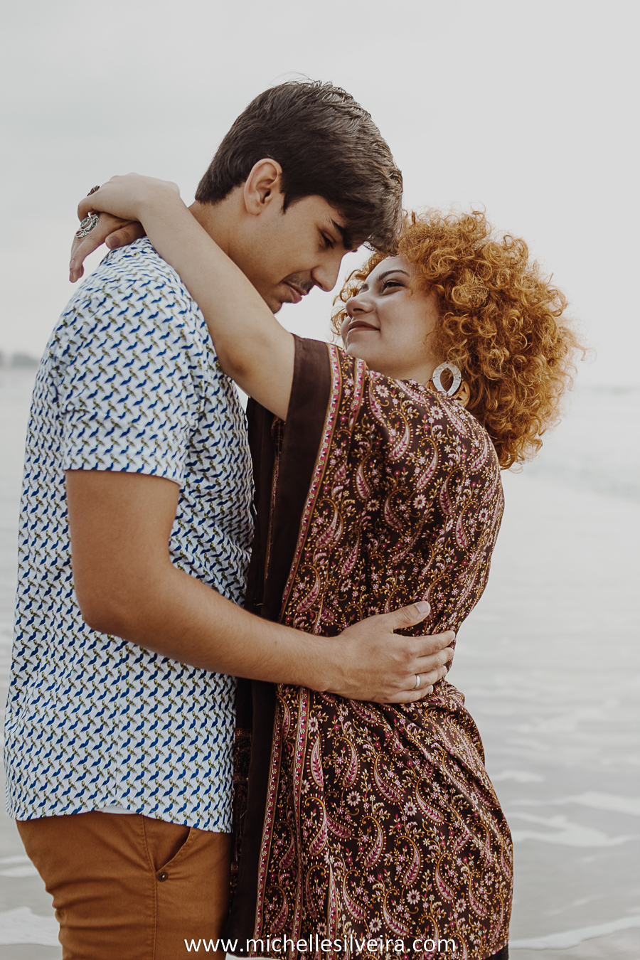 ensaio fotográfico de casal na praia  em ilha comprida são paulo
