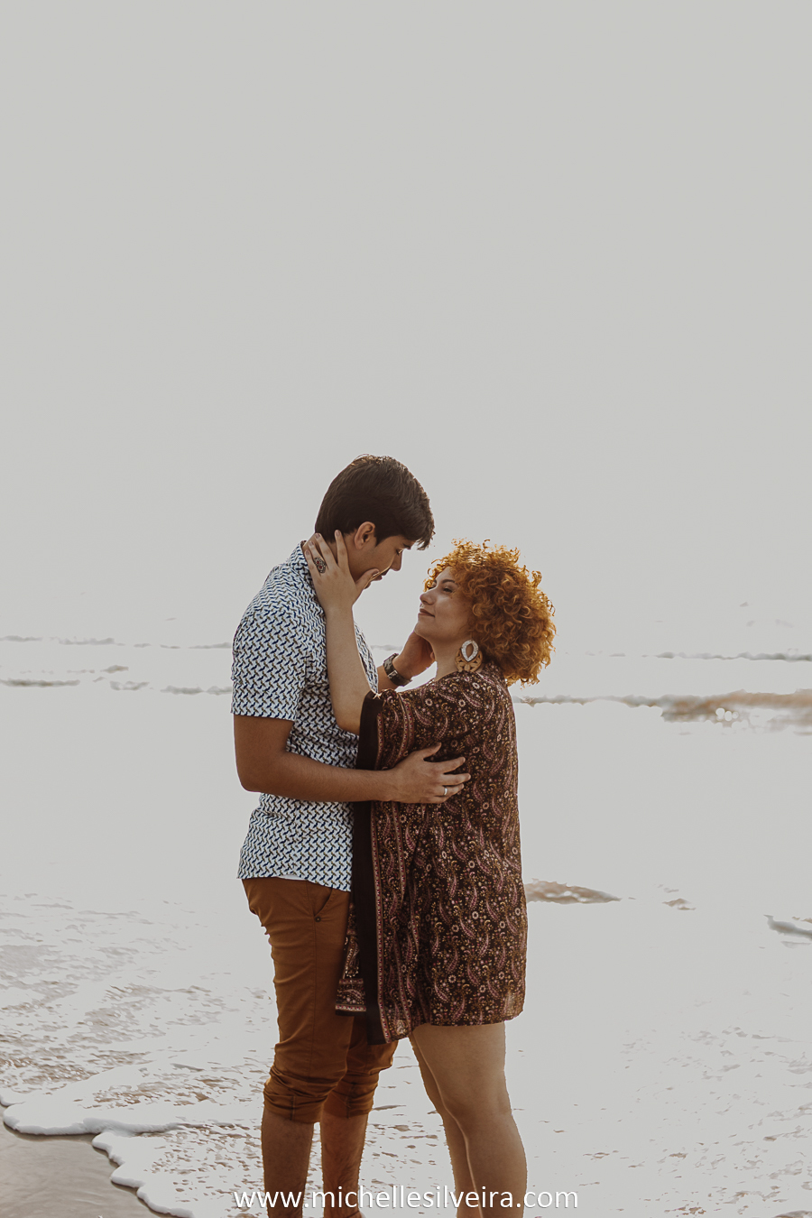 ensaio fotográfico de casal na praia  em ilha comprida são paulo