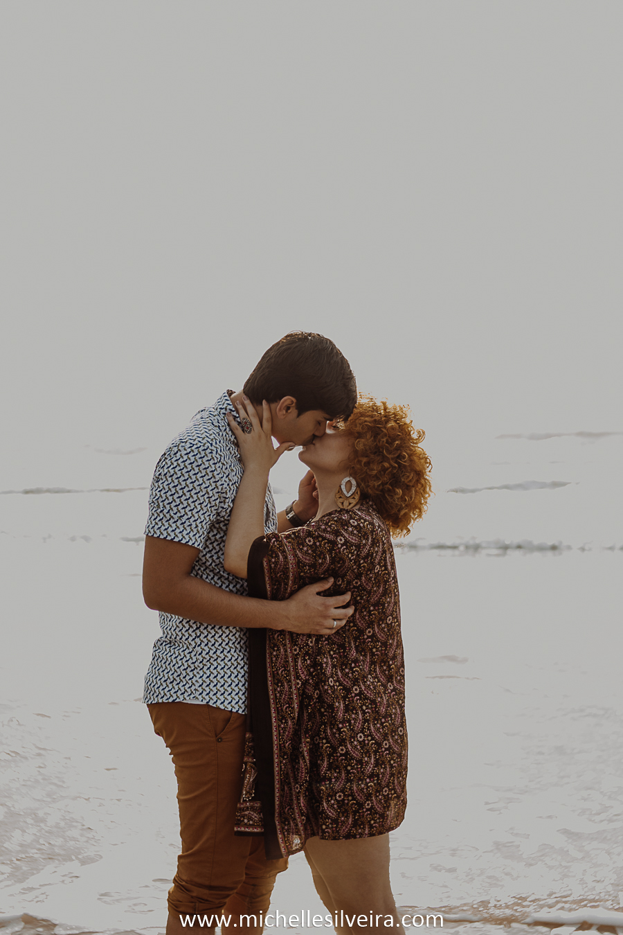ensaio fotográfico de casal na praia  em ilha comprida são paulo