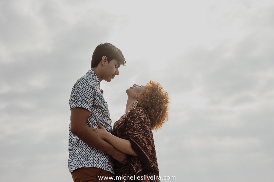 ensaio fotográfico de casal na praia  em ilha comprida são paulo