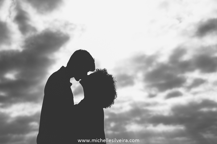 ensaio fotográfico de casal na praia  em ilha comprida são paulo