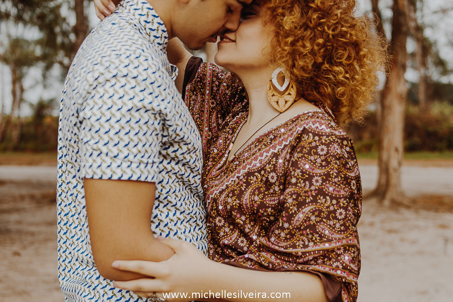 ensaio fotográfico de casal na praia  em ilha comprida são paulo