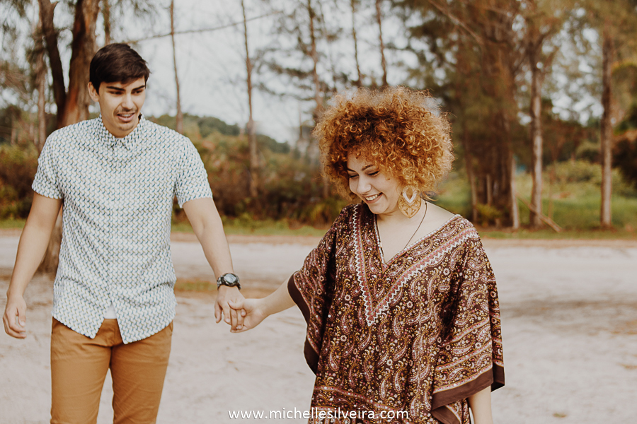 ensaio fotográfico de casal na praia  em ilha comprida são paulo