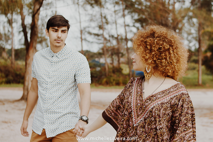ensaio fotográfico de casal na praia  em ilha comprida são paulo