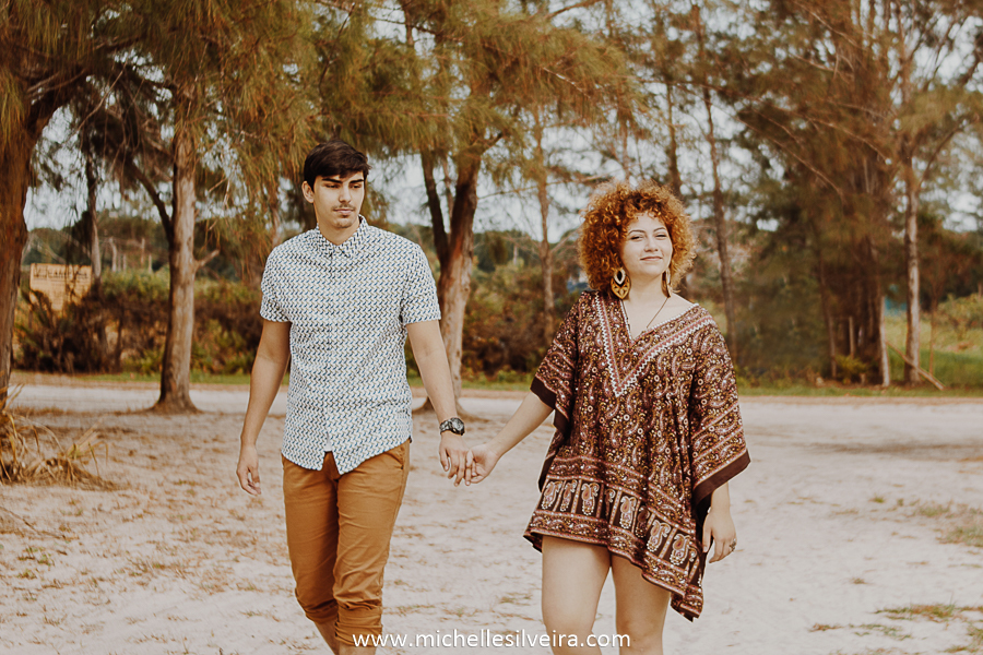 ensaio fotográfico de casal na praia  em ilha comprida são paulo