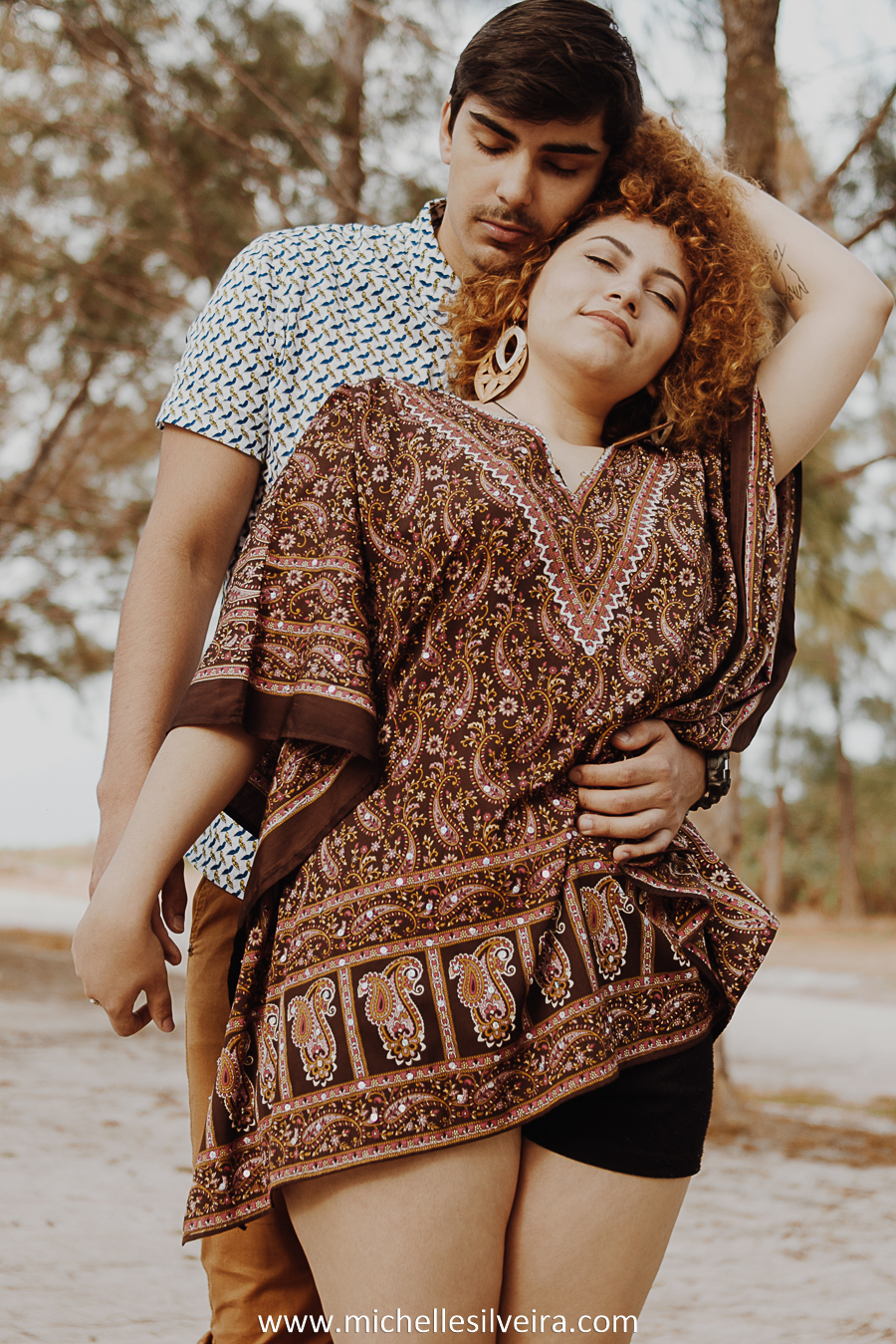 ensaio fotográfico de casal na praia  em ilha comprida são paulo