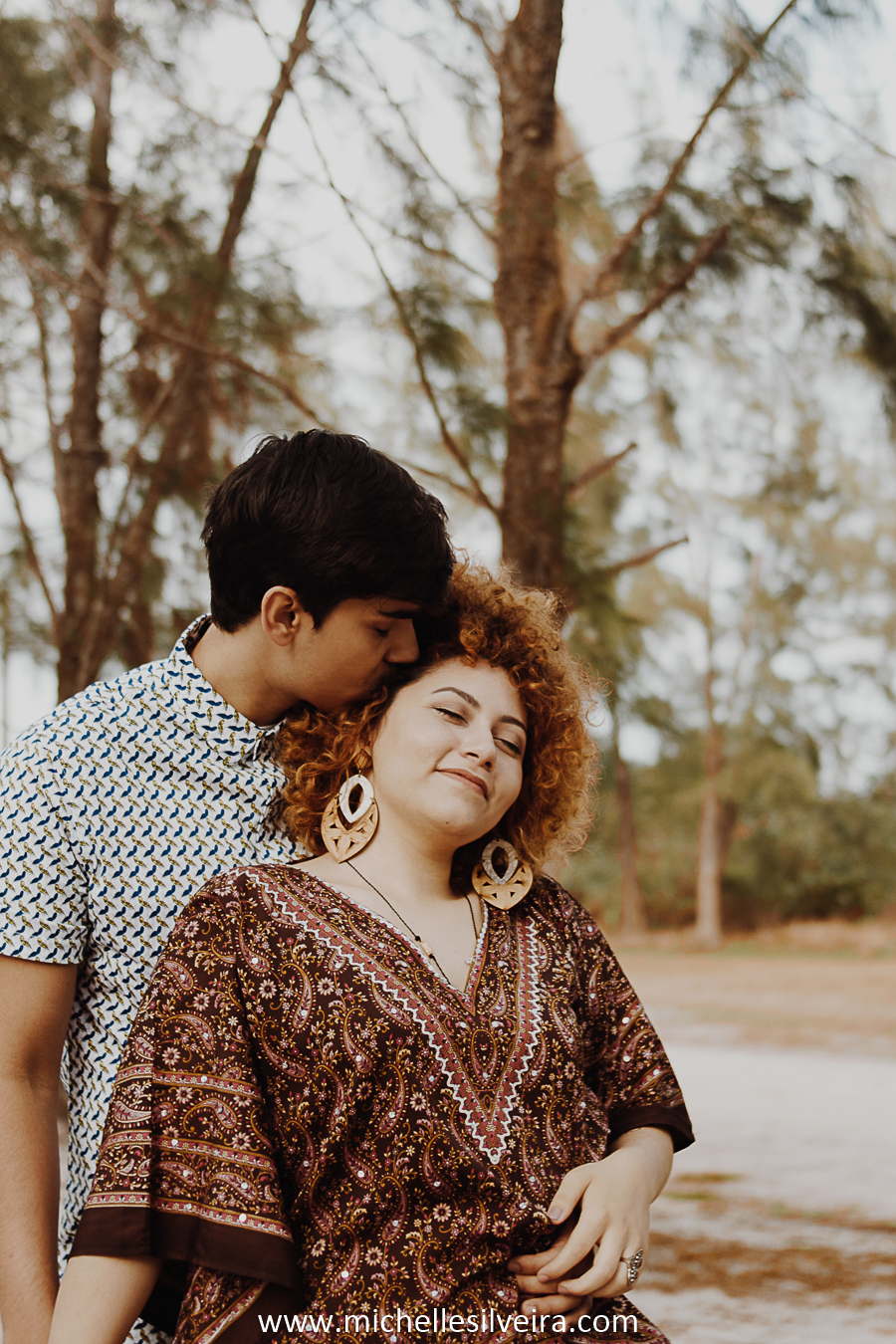 ensaio fotográfico de casal na praia  em ilha comprida são paulo