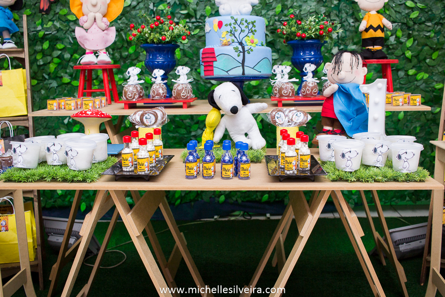 Fotografia de Festa Infantil tema turma do Snoopy no buffet kairós em Diadema - SP