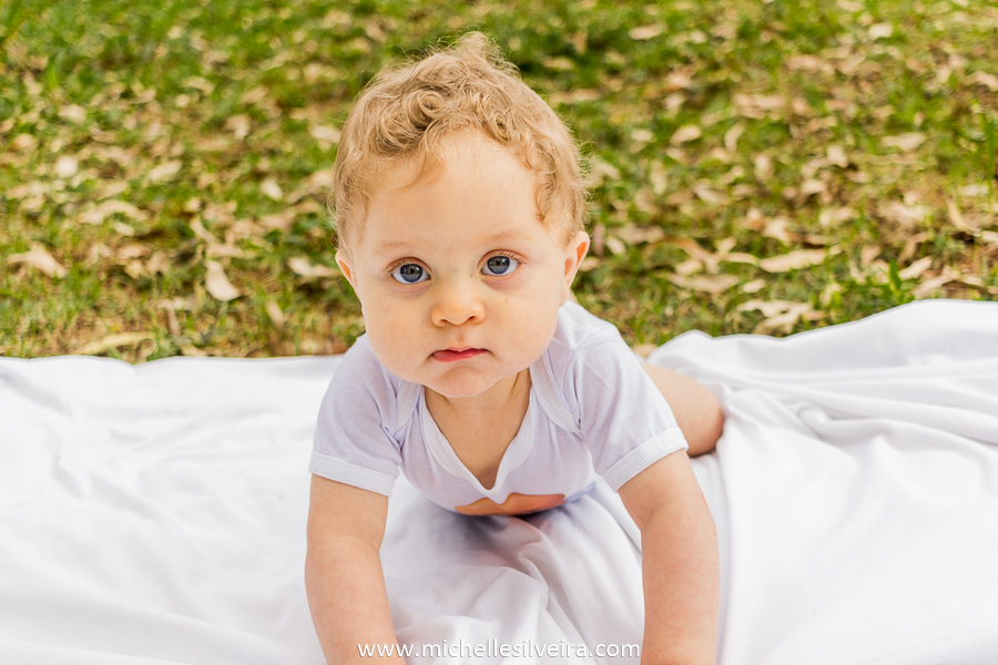 ensaio fotográfico lifestyle de bebe no parque do paço em Diadema - sp