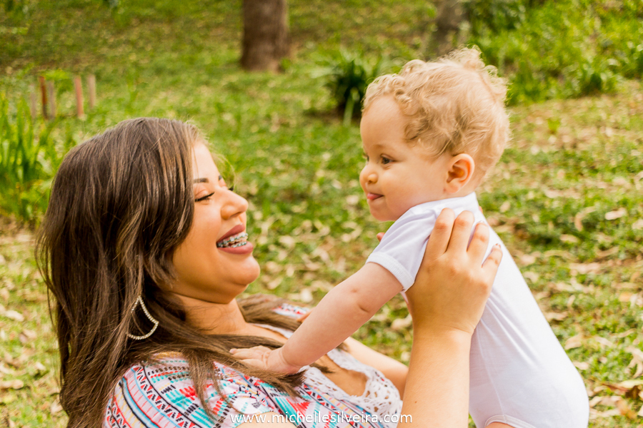 ensaio fotográfico lifestyle de bebe no parque do paço em Diadema - sp