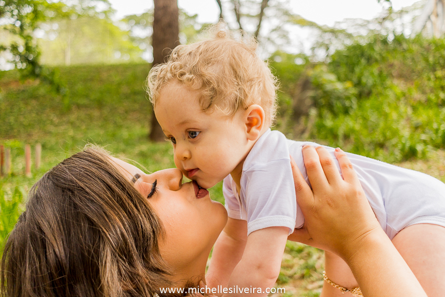ensaio fotográfico lifestyle de bebe no parque do paço em Diadema - sp