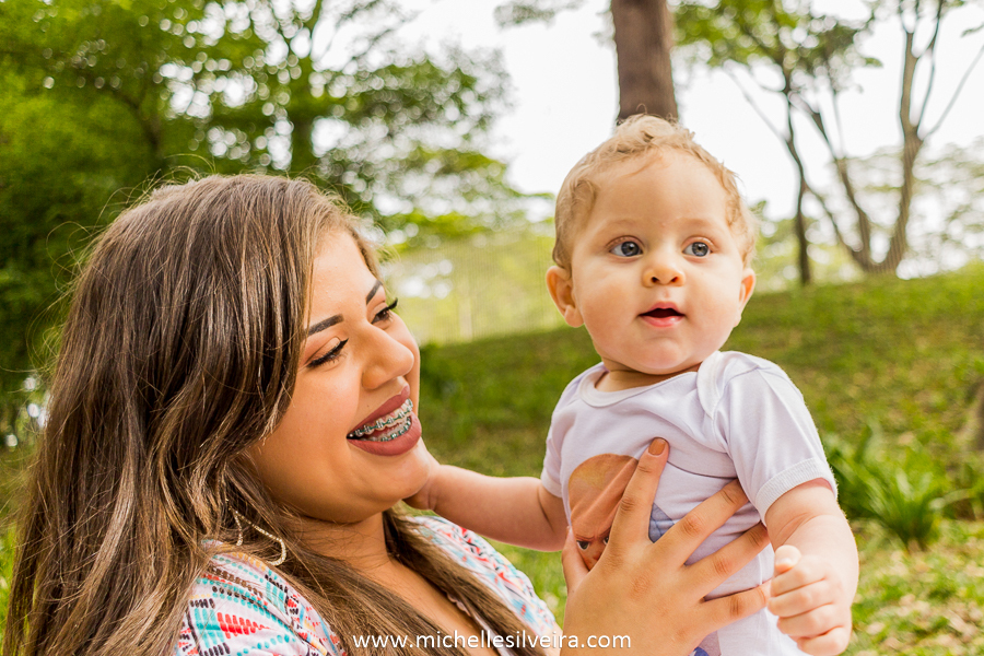 ensaio fotográfico lifestyle de bebe no parque do paço em Diadema - sp