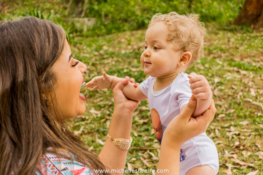 ensaio fotográfico lifestyle de bebe no parque do paço em Diadema - sp