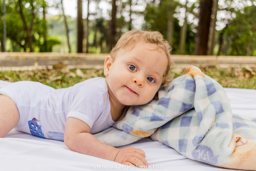 ensaio fotográfico lifestyle de bebe no parque do paço em Diadema - sp