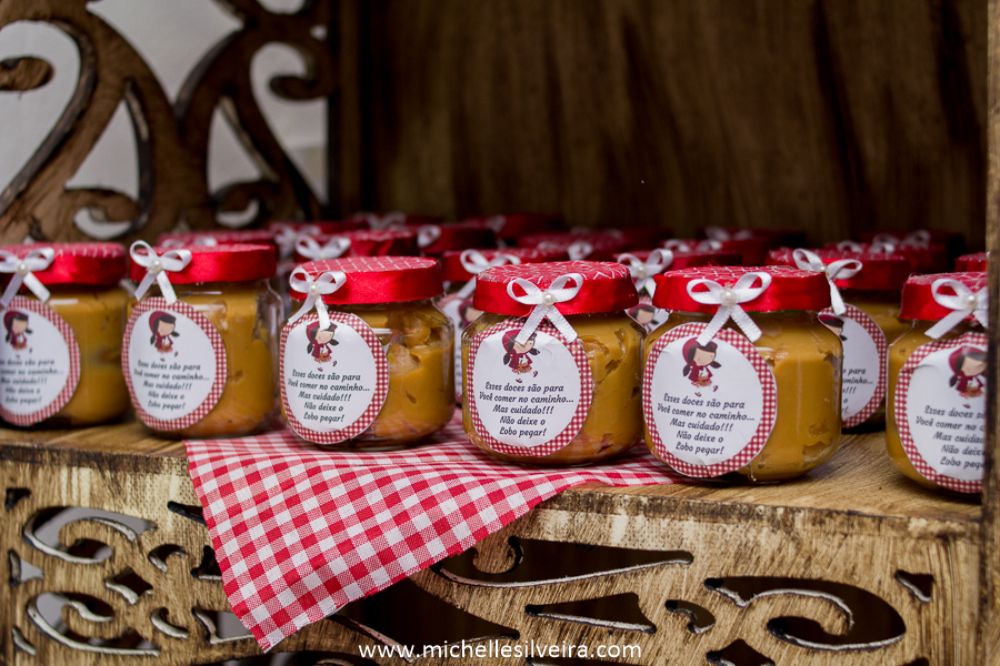 Fotografia de Festa Infantil tema chapeuzinho vermelho em sp