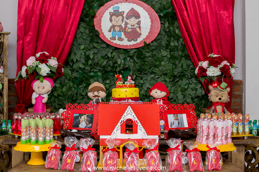 Fotografia de Festa Infantil tema chapeuzinho vermelho em sp