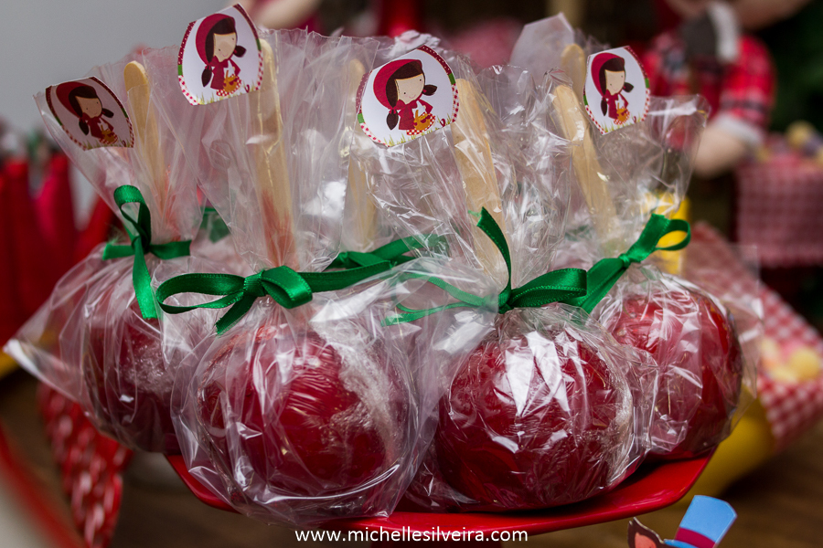 Fotografia de Festa Infantil tema chapeuzinho vermelho em sp