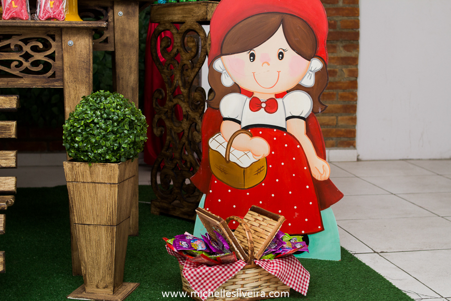 Fotografia de Festa Infantil tema chapeuzinho vermelho em sp