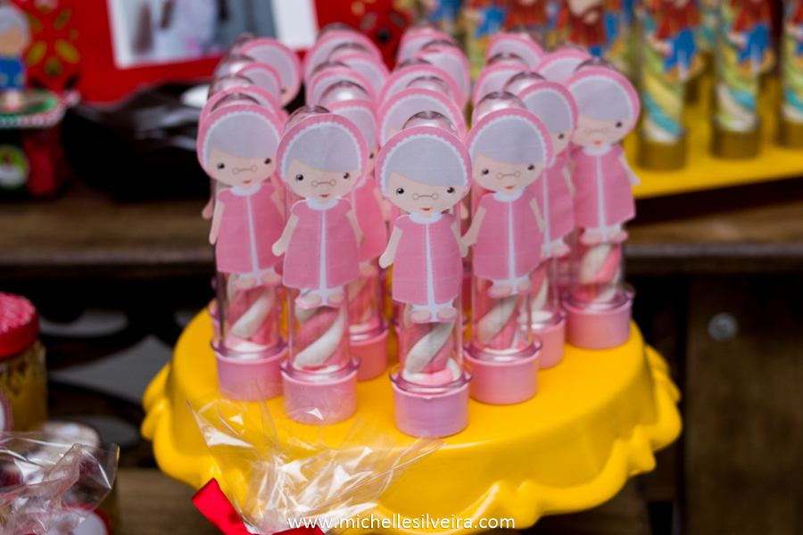 Fotografia de Festa Infantil tema chapeuzinho vermelho em sp