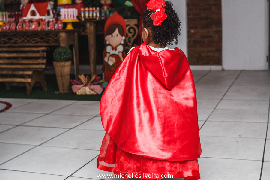 Fotografia de Festa Infantil tema chapeuzinho vermelho em sp