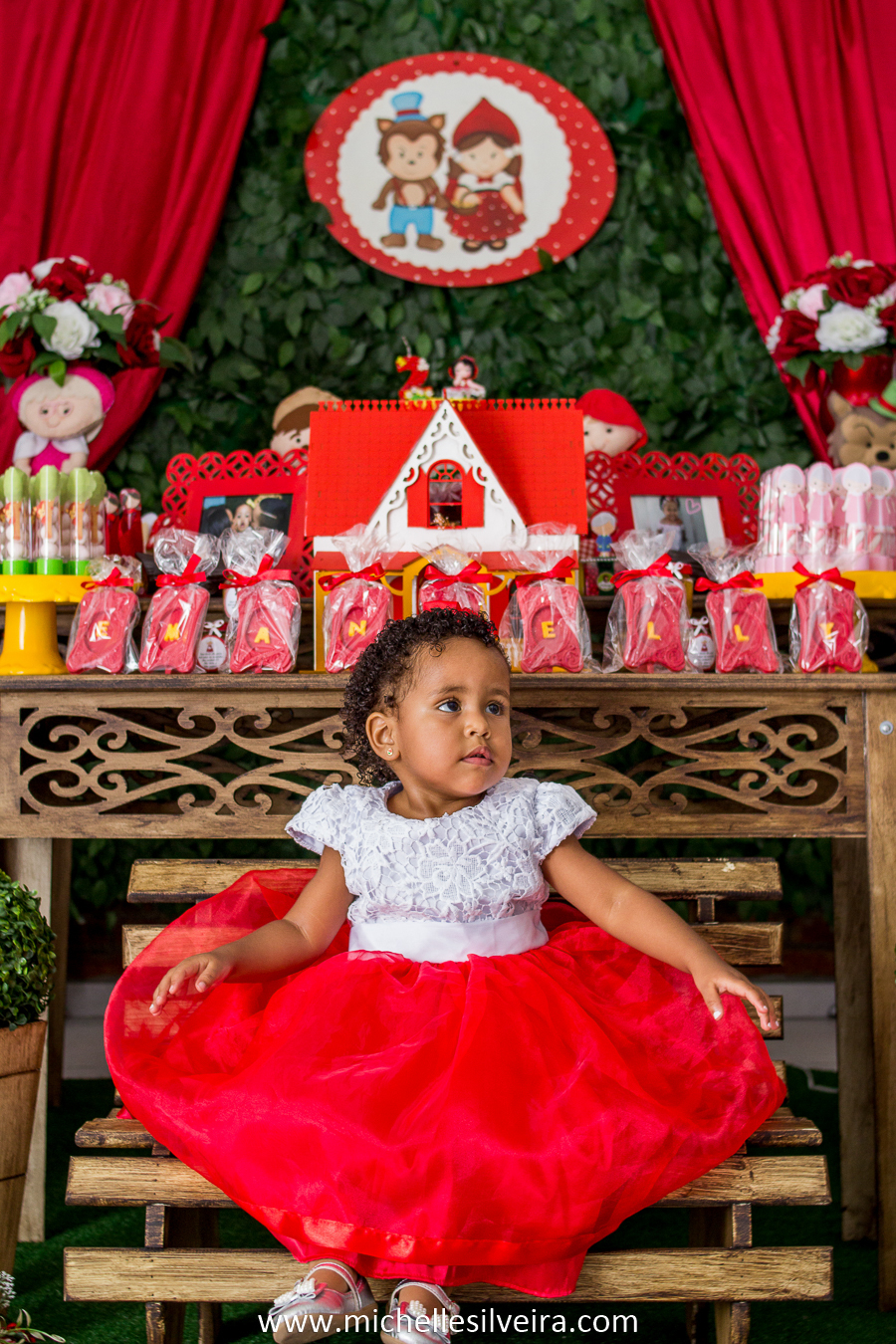 Fotografia de Festa Infantil tema chapeuzinho vermelho em sp