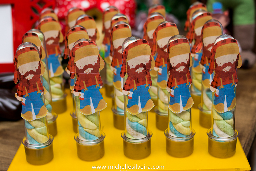 Fotografia de Festa Infantil tema chapeuzinho vermelho em sp