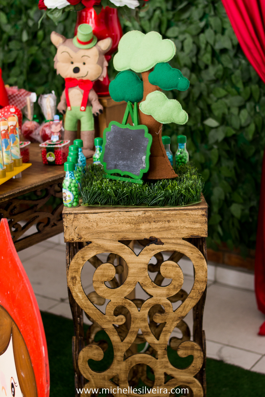 Fotografia de Festa Infantil tema chapeuzinho vermelho em sp