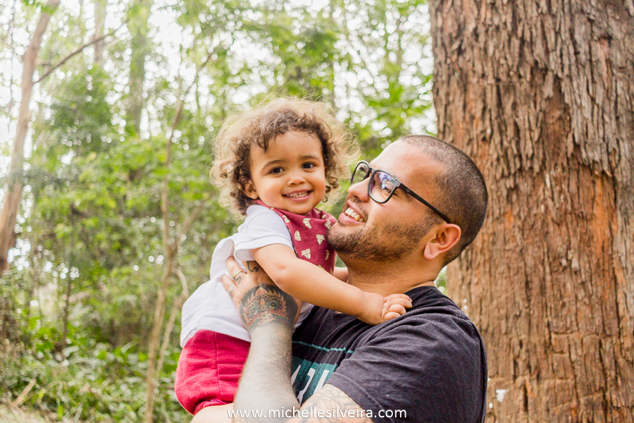 Ensaio fotográfico lifestyle de família no parque do paço em Diadema - sp