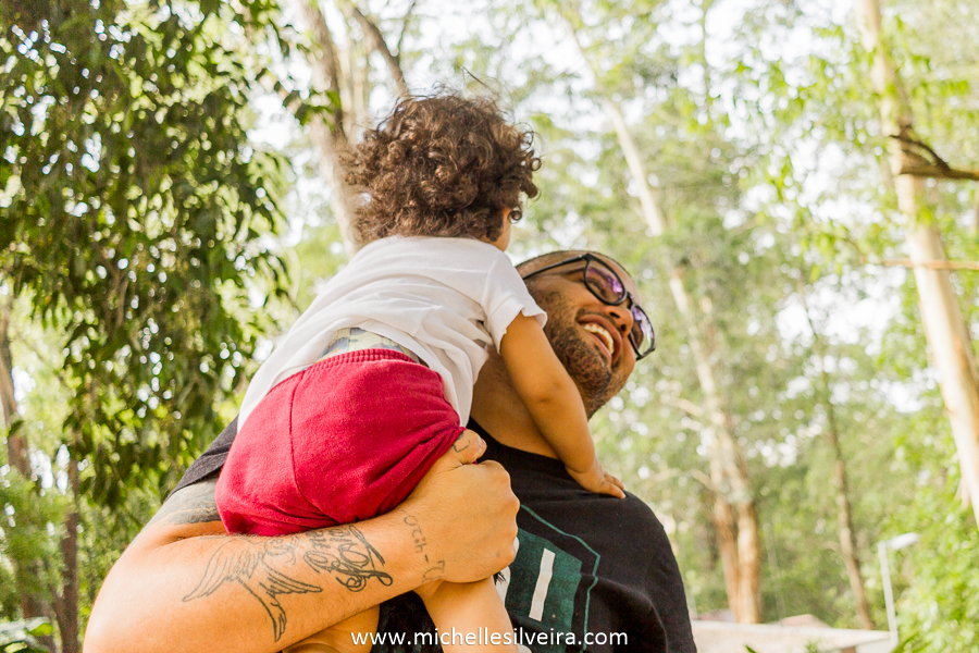 Ensaio fotográfico lifestyle de família no parque do paço em Diadema - sp