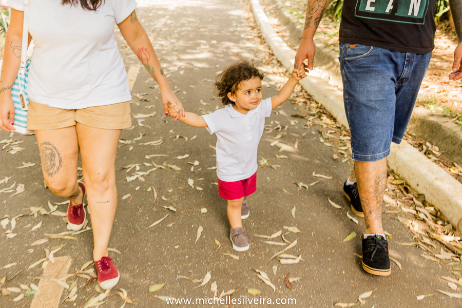 Ensaio fotográfico lifestyle de família no parque do paço em Diadema - sp