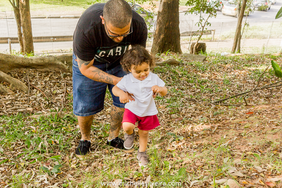 Ensaio fotográfico lifestyle de família no parque do paço em Diadema - sp