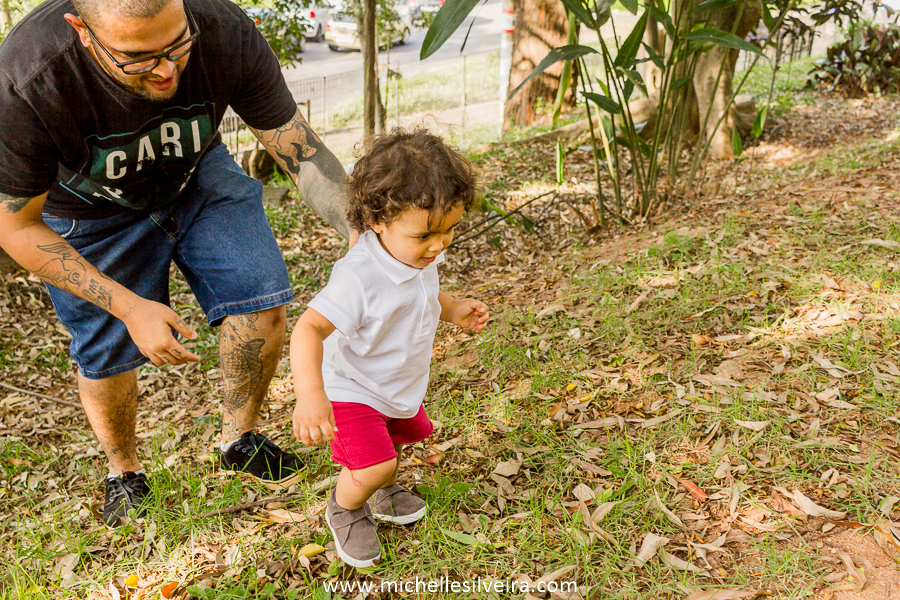Ensaio fotográfico lifestyle de família no parque do paço em Diadema - sp
