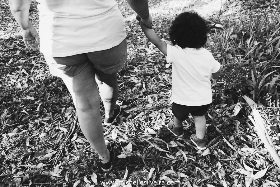 Ensaio fotográfico lifestyle de família no parque do paço em Diadema - sp