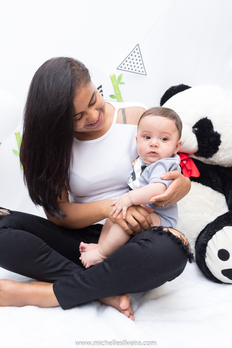 ensaio de 6 meses - acompanhamneto mensal na zona sul de são paulo - michelle silveira fotografia - tema panda