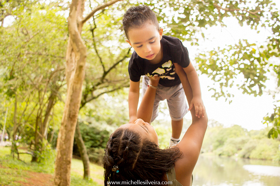 ensaio fotografico infantil - levi 2 anos - em parque do ibirapuera - michellesilveirafotografia