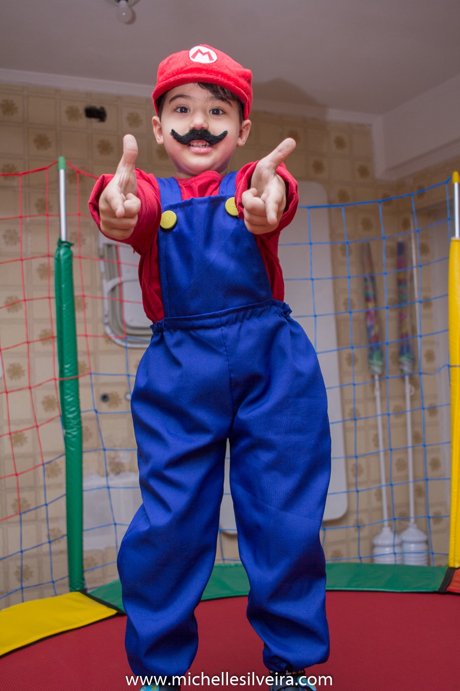 ensaio infantil com cenário tema super mario michelle silveira fotografia