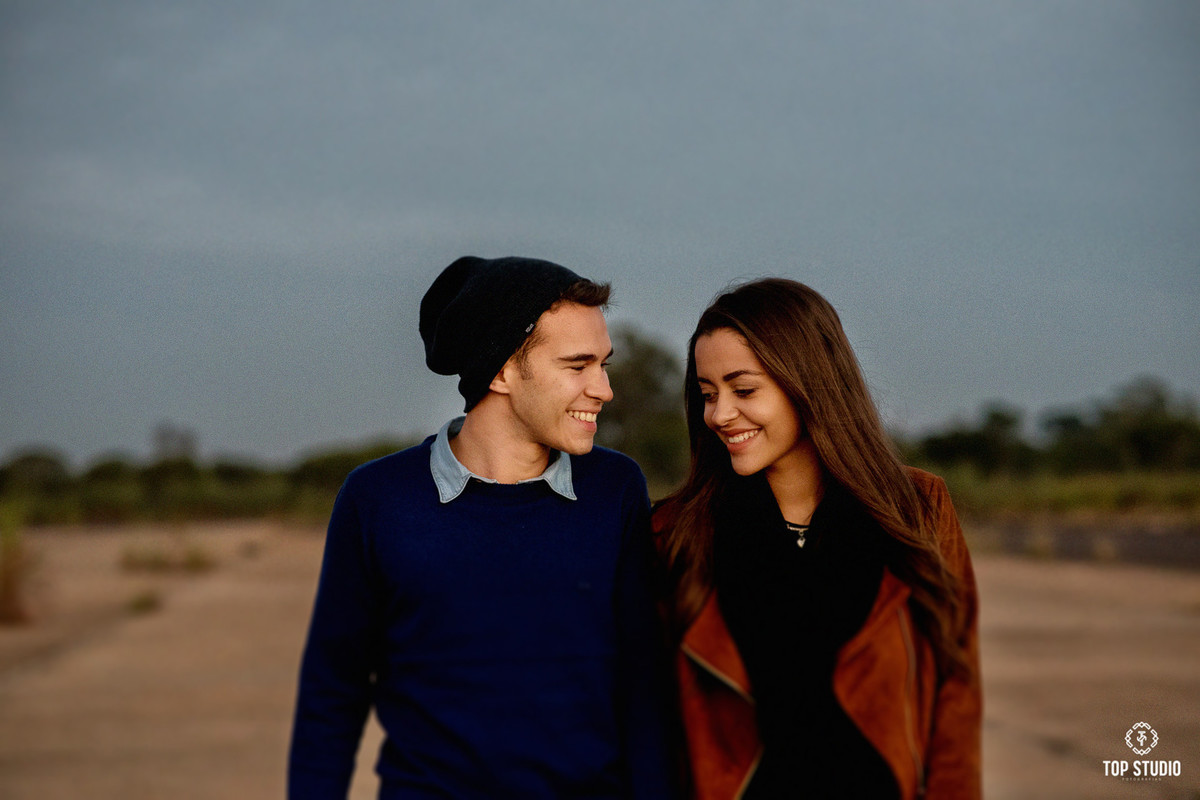 ensaioduplo-precasamentogemeas-ensaioirmãs-topstudiofotografia-ensaiofrio-ensaioinverno-ensaioapaixonados-campograndems-brasil-poses-ensaiocriativo
