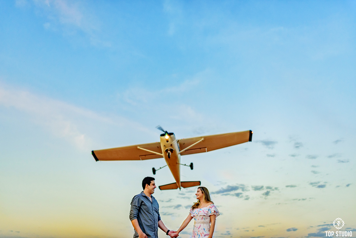 Ensaio pre casamento realizado em Aquidauana avião 