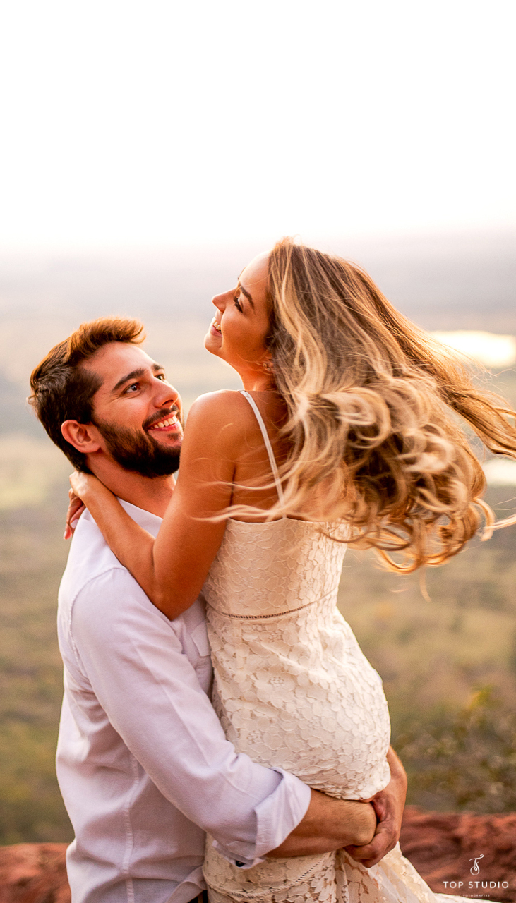 Ensaio pre casamento realizado no morro do paxixi em piraputanga #fotografo de casamento