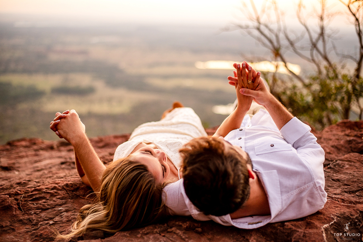 Ensaio pre casamento realizado no morro do paxixi em piraputanga #fotografo de casamento