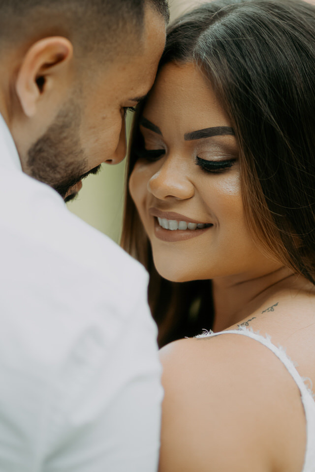 A beleza de www.espacosanctuarium.com.br ganha vida em nossas imagens de pré-casamento. Explore a magia do cenário e a paixão do casal.