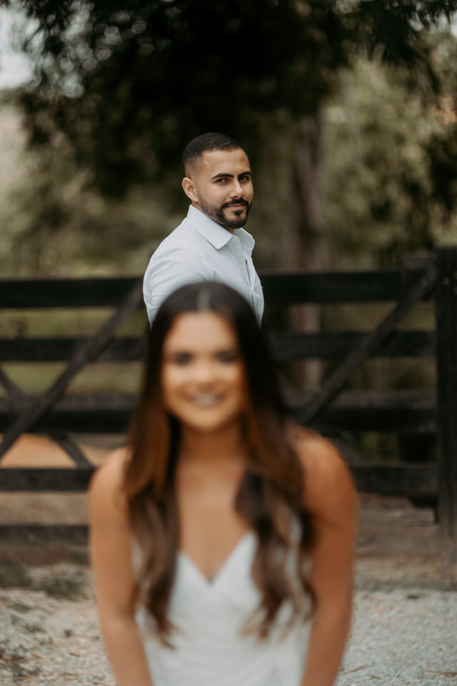 A beleza de www.espacosanctuarium.com.br ganha vida em nossas imagens de pré-casamento. Explore a magia do cenário e a paixão do casal.