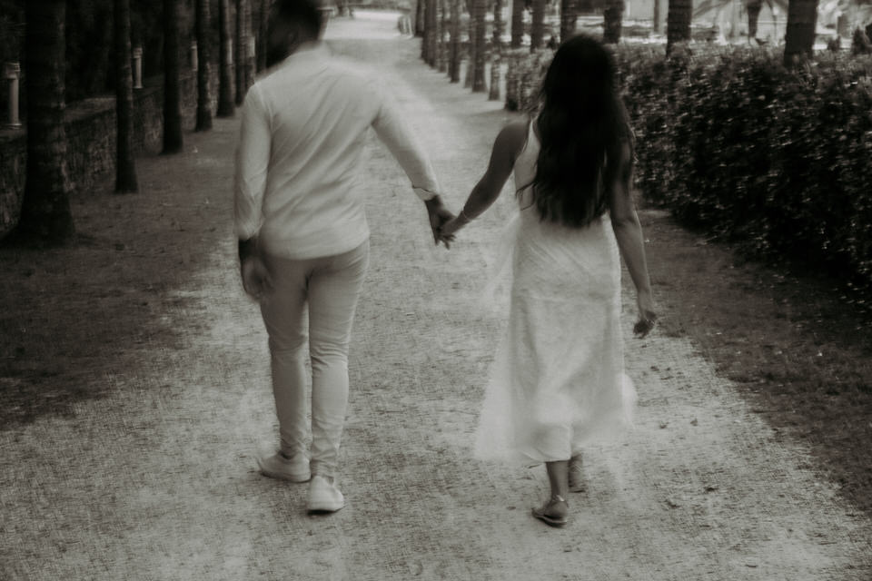 A beleza de www.espacosanctuarium.com.br ganha vida em nossas imagens de pré-casamento. Explore a magia do cenário e a paixão do casal.