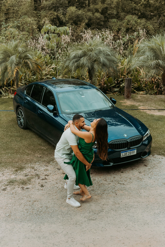 A beleza de www.espacosanctuarium.com.br ganha vida em nossas imagens de pré-casamento. Explore a magia do cenário e a paixão do casal.