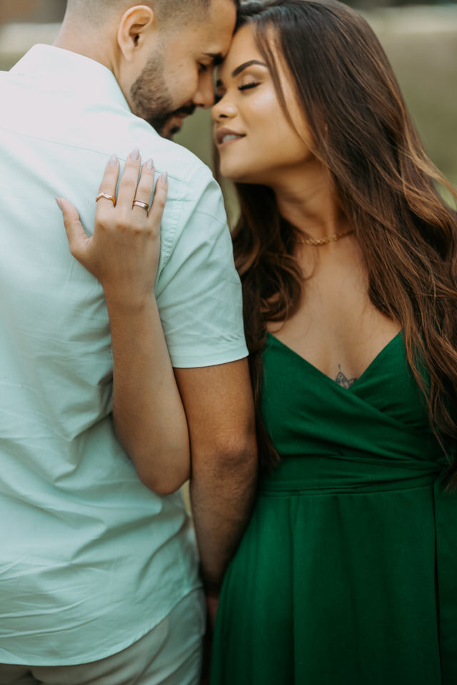 A beleza de www.espacosanctuarium.com.br ganha vida em nossas imagens de pré-casamento. Explore a magia do cenário e a paixão do casal.