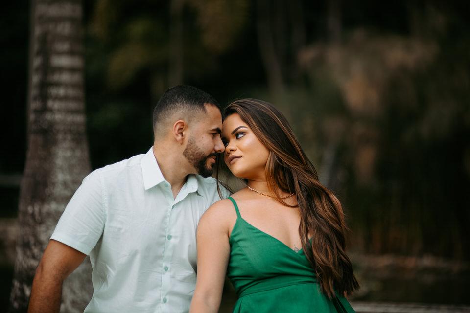 A beleza de www.espacosanctuarium.com.br ganha vida em nossas imagens de pré-casamento. Explore a magia do cenário e a paixão do casal.