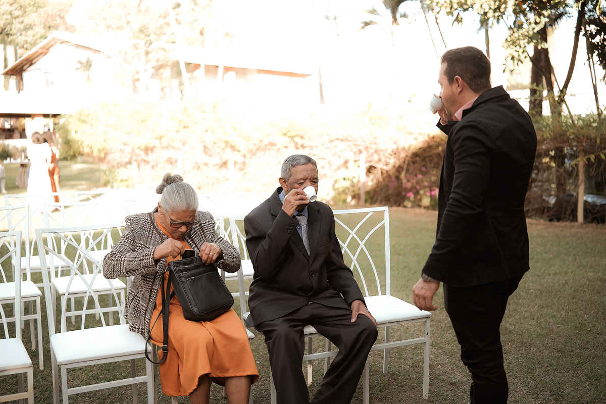Ensaio pré-wedding na montanha, com vista panorâmica e muito amor em cada clique. Fotografia natural e cheia de sentimento.

Ensaio pré-wedding na montanha, com vista panorâmica e muito amor em cada clique. Fotografia natural e cheia de sentimento.

