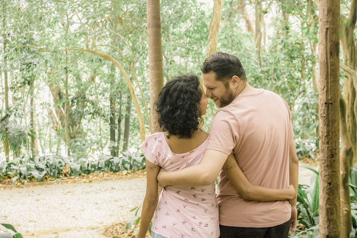 Ensaio de casal no Parque Trianon em São Paulo/SP