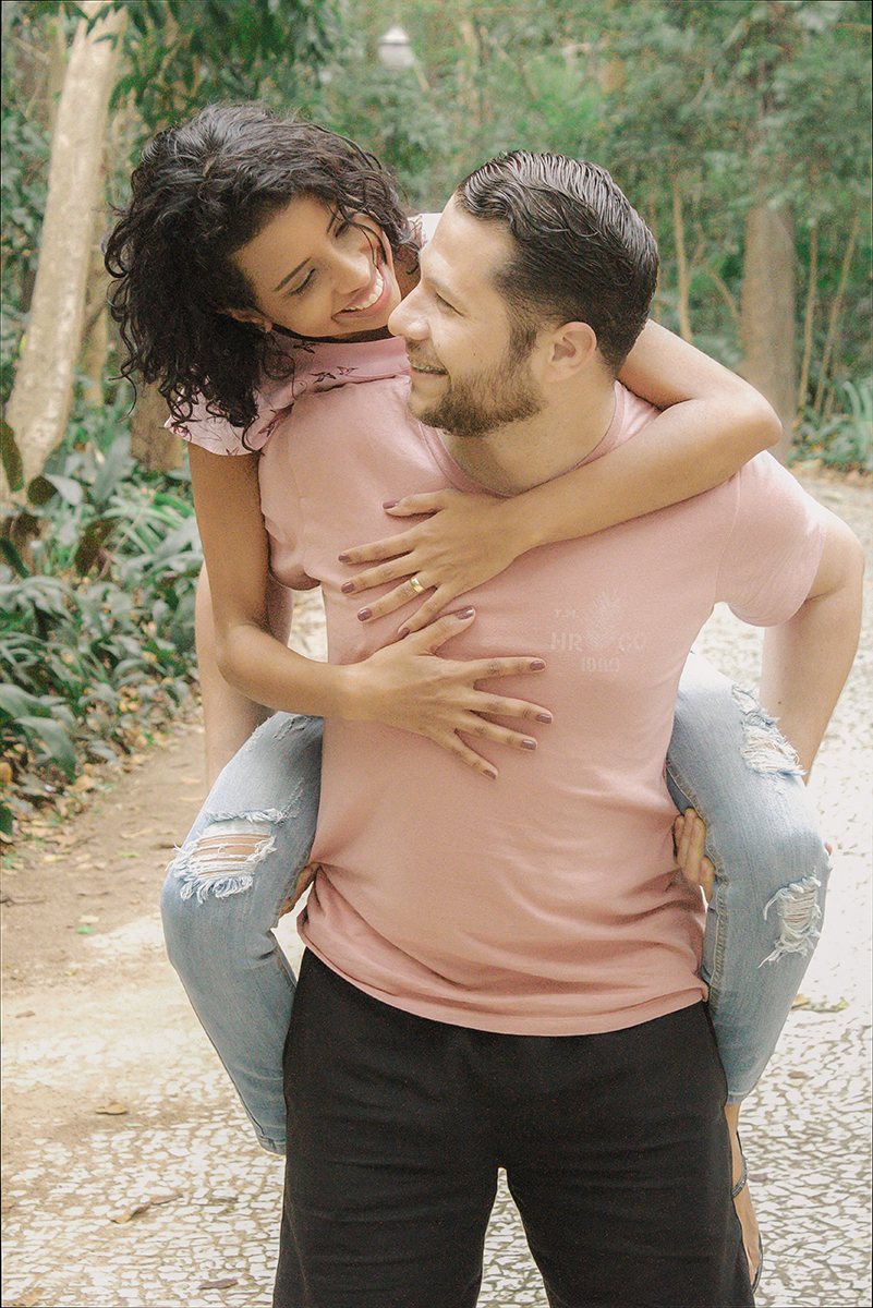 Ensaio de casal no Parque Trianon em São Paulo/SP